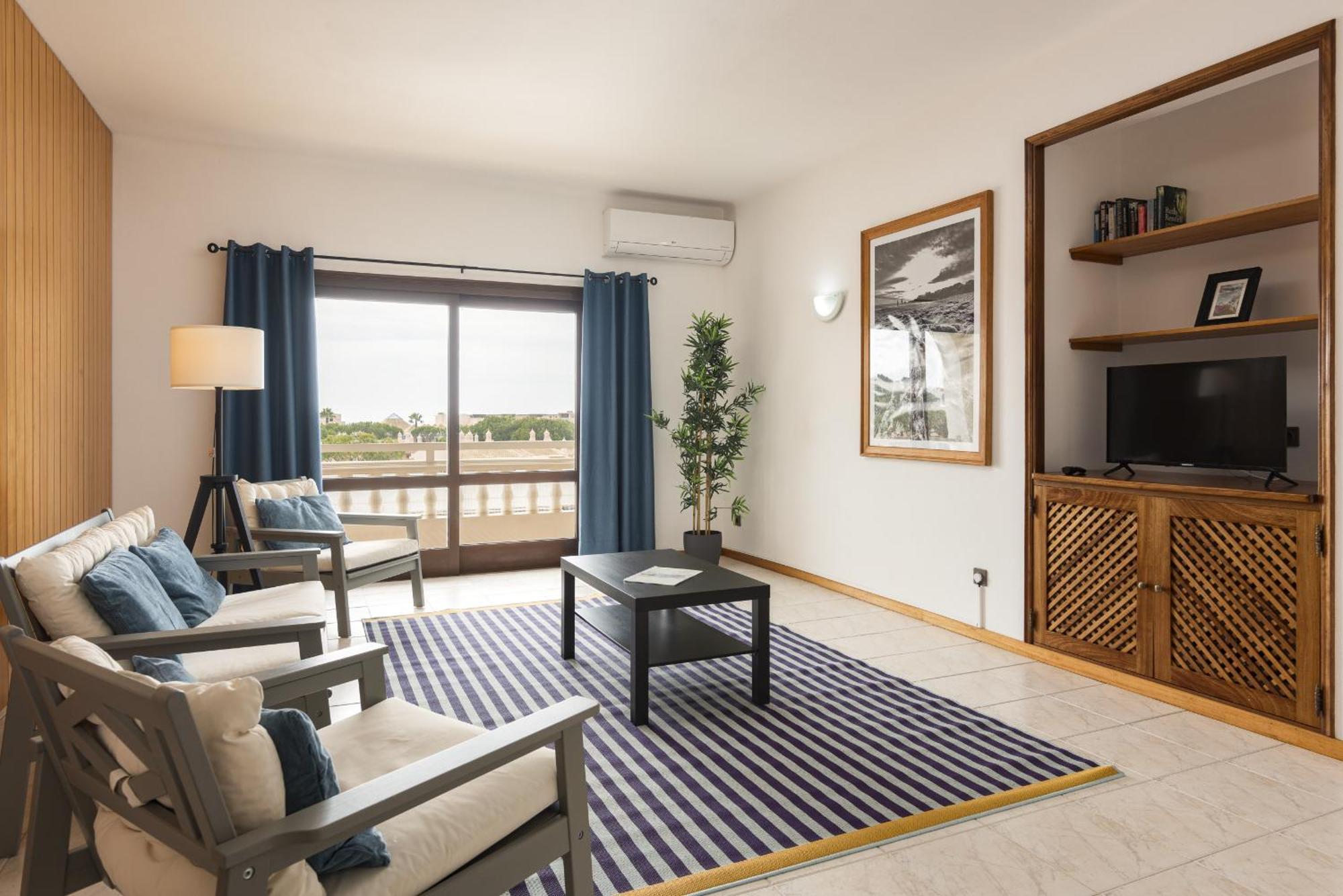De Santa Eulalia Iii - *